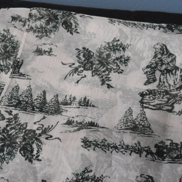 Cejon Lightweight Christmas Scarf - Small Size - Picture 5 of 10